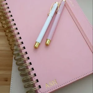 كل مايحتاجه الطالب الجامعي من ادوات دراسيه