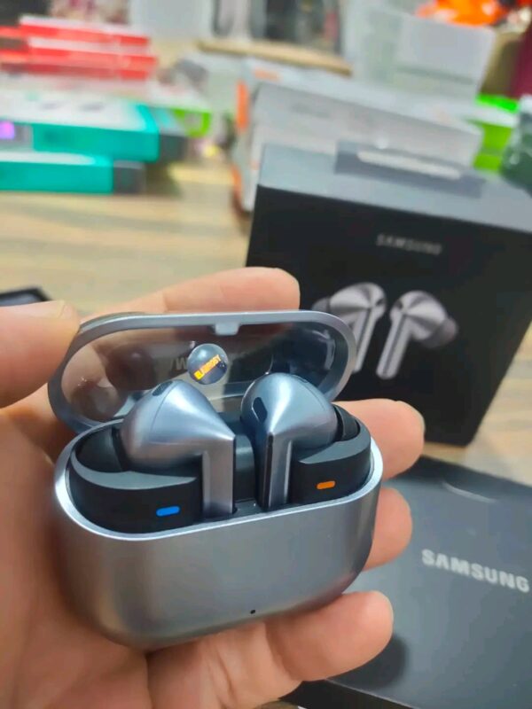 1772131823379 Samsung Galaxy Buds3 original